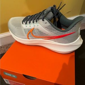 Men’s Nike Air zoom Pegasus size 10.5 wide